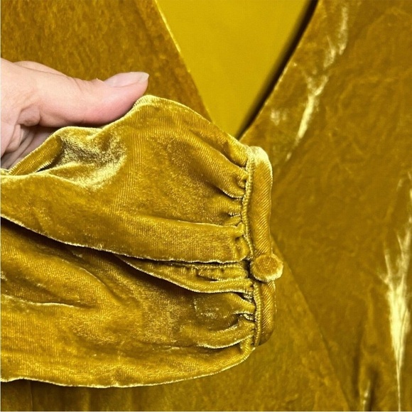 J. Crew Velvet Gold Bronze Blouse Size 8 - Picture 7 of 12